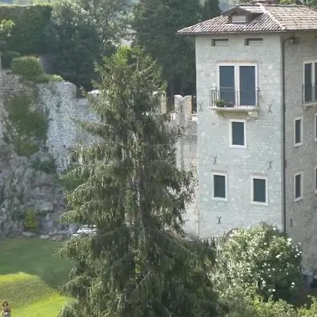 Castrum Di Serravalle