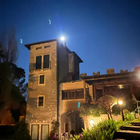 Nocleg ze śniadaniem Castrum Di Serravalle