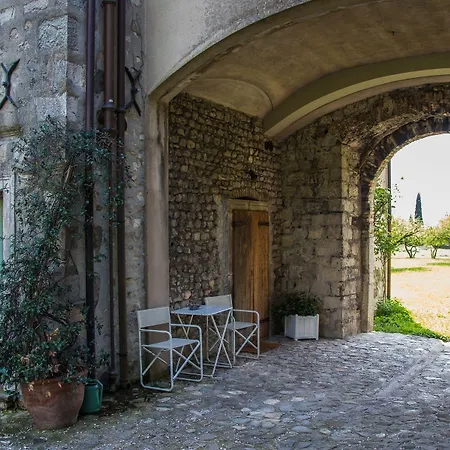Bed and Breakfast Castrum Di Serravalle 3*