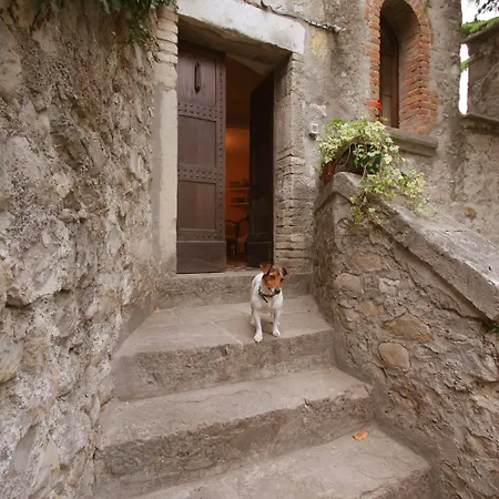 Nocleg ze śniadaniem Castrum Di Serravalle 3*