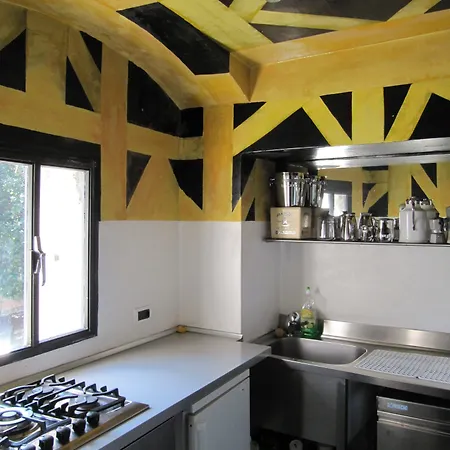 Castrum Di Serravalle Bed and Breakfast