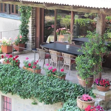 Castrum Di Serravalle Bed and Breakfast 3*