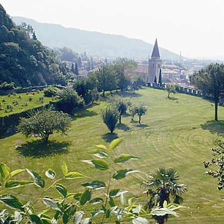 Castrum Di Serravalle 3*