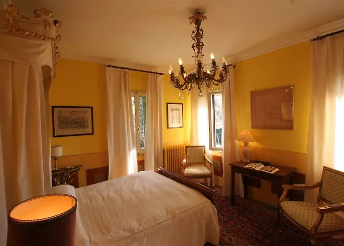 Castrum Di Serravalle ベッド・アンド・ブレックファスト 3*