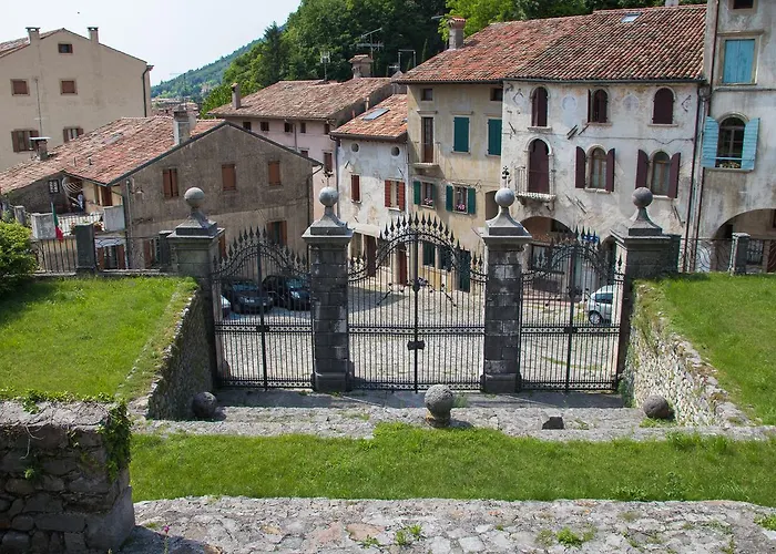 ベッド・アンド・ブレックファスト Castrum Di Serravalle