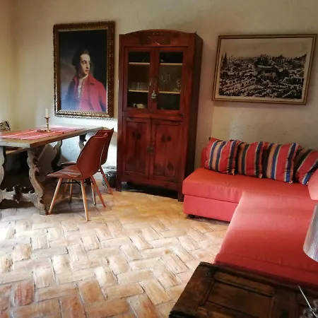 Castrum Di Serravalle Bed and Breakfast