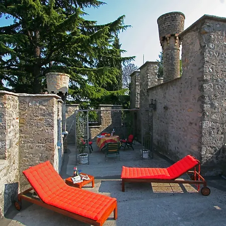 Castrum Di Serravalle לינה וארוחת בוקר 3*