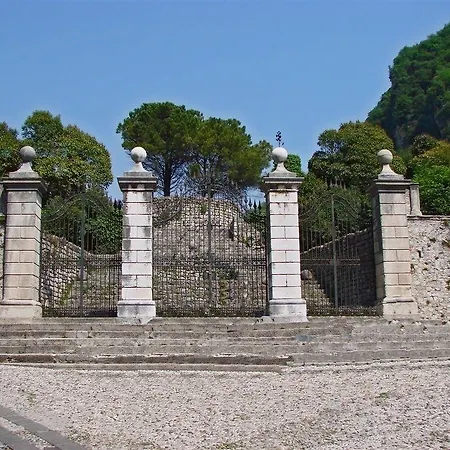 Castrum Di Serravalle